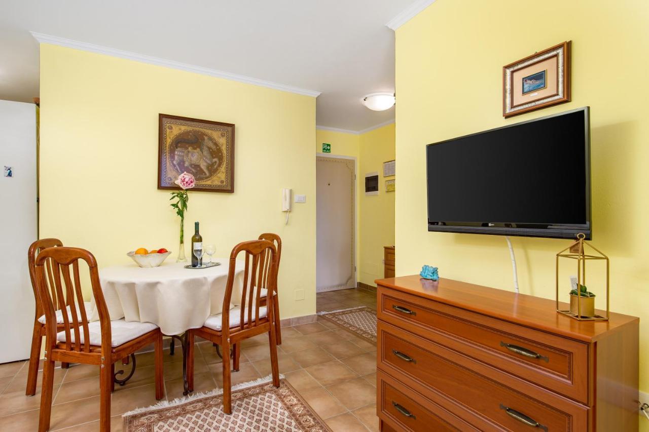 Apartments Villa Nora Rijeka Luaran gambar
